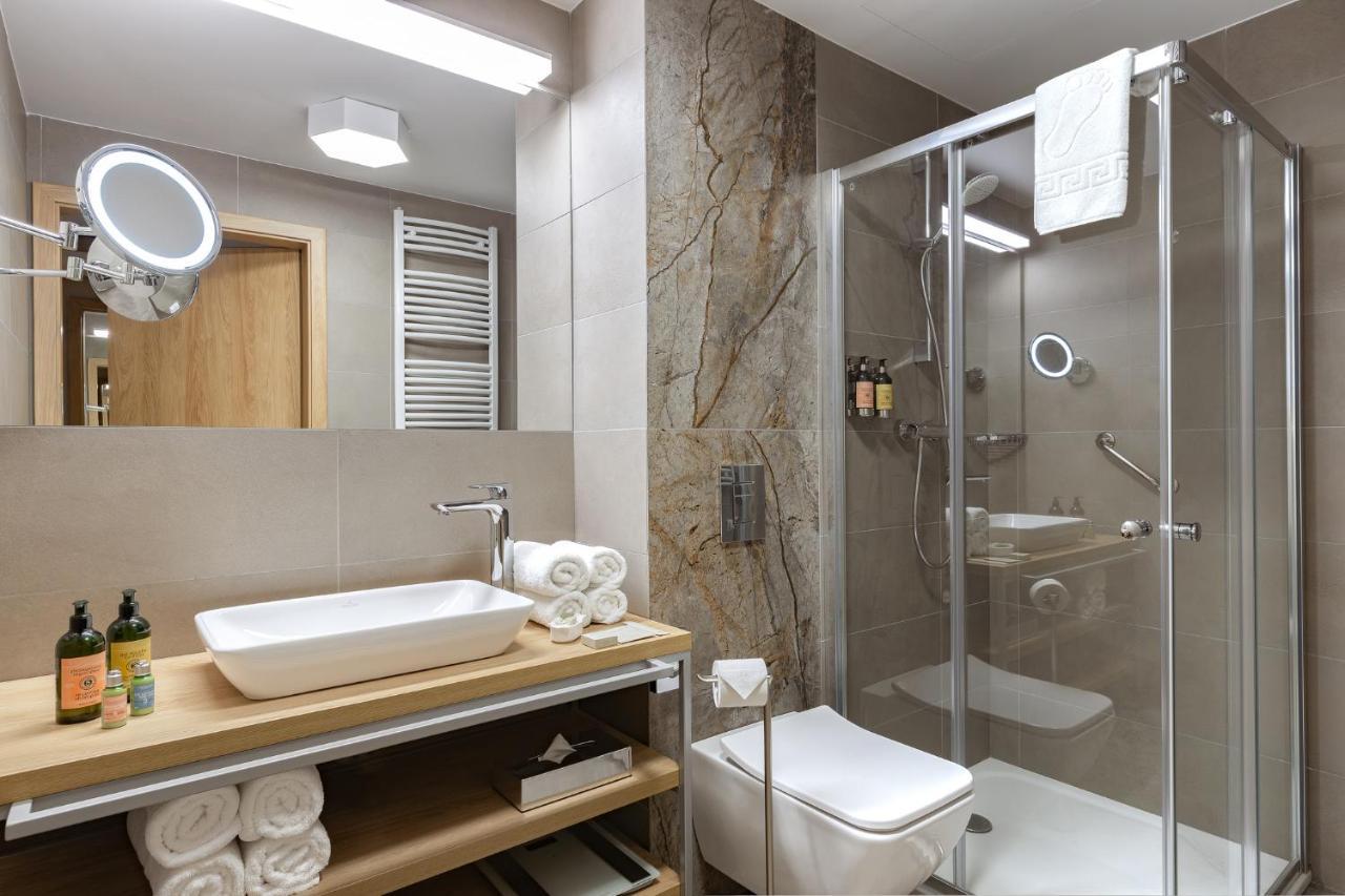 Platinum Mountain Hotel&Spa Szklarska Poręba Eksteriør bilde A modern bathroom