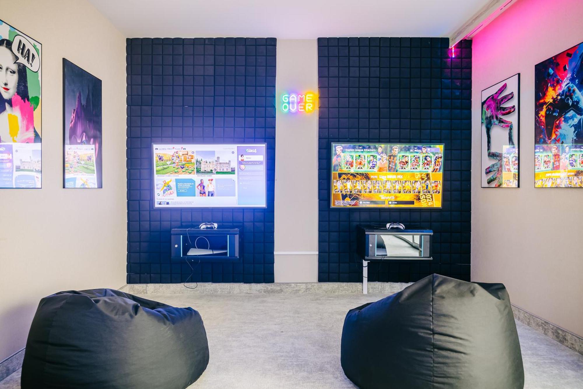 Platinum Mountain Hotel&Spa Szklarska Poręba Eksteriør bilde The gaming room at the YouTube Space LA